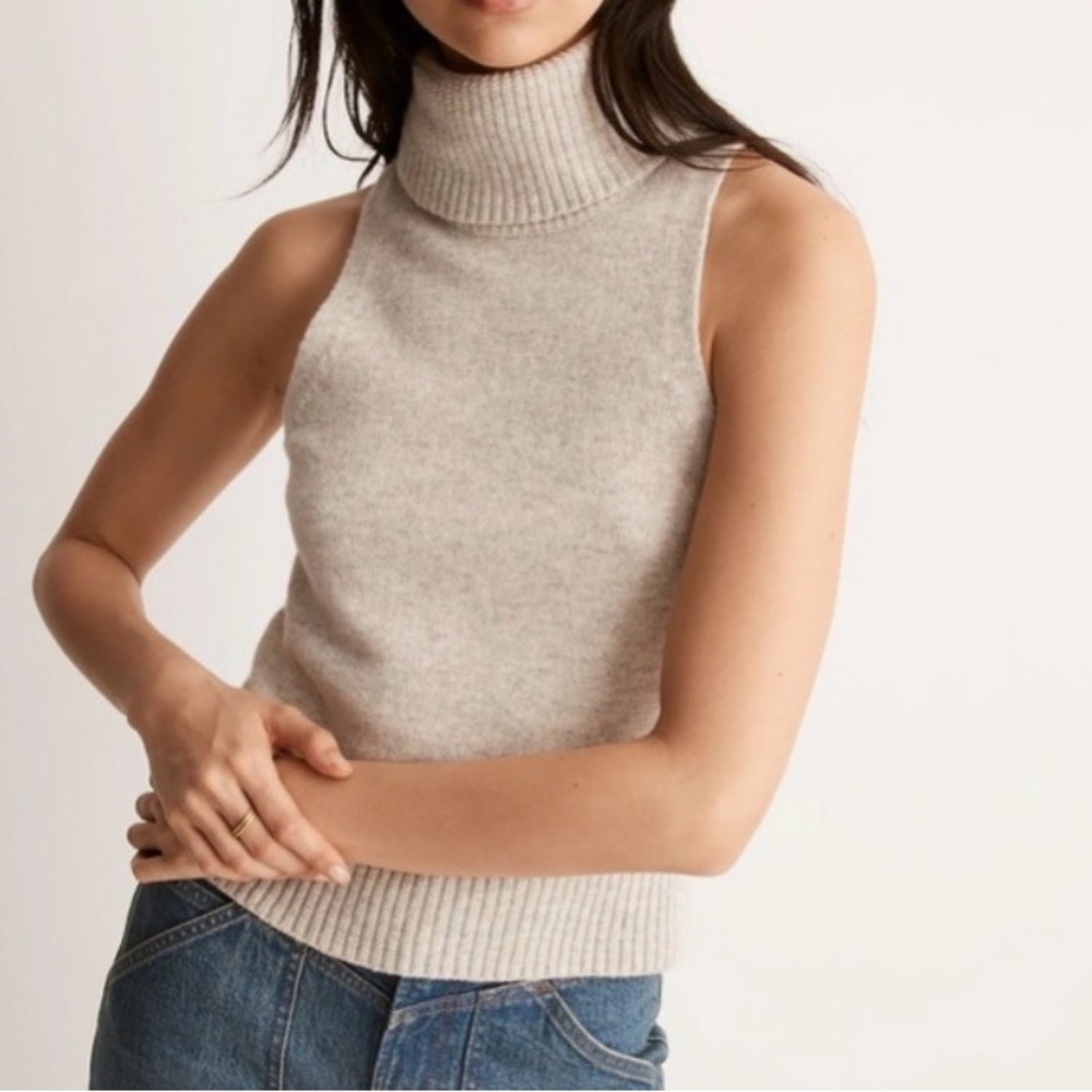 Madewell Gray Sleeveless Turtleneck Sweater
